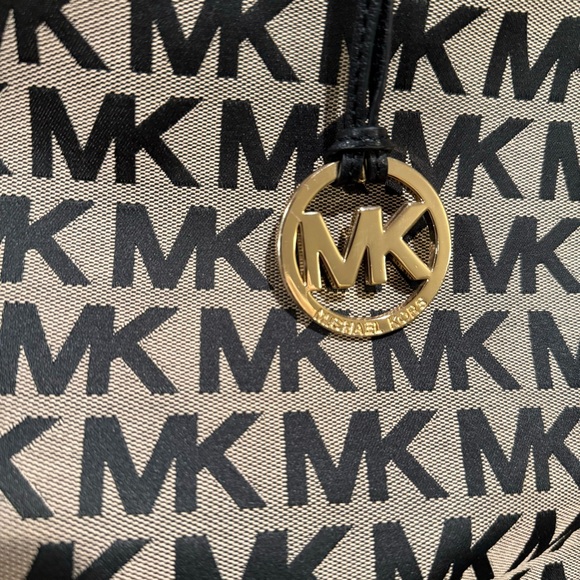 Michael Kors Large Purse Tote Bag Tan EUC - Picture 2 of 9